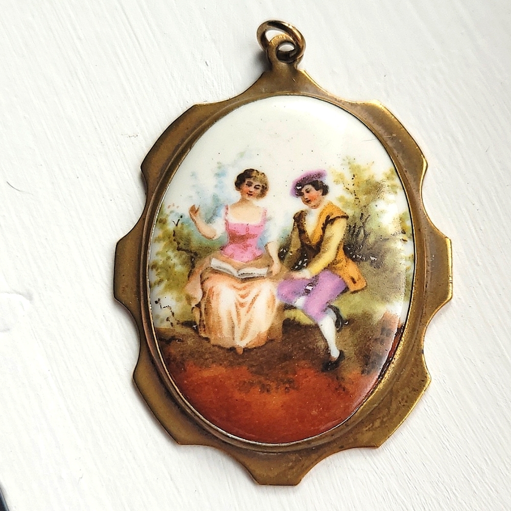Vintage Lovers Pendent